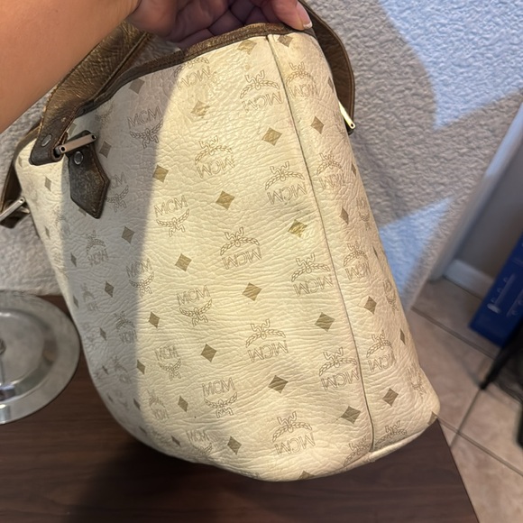 MCM Princess Lion Tote- Vintage - Picture 4 of 10